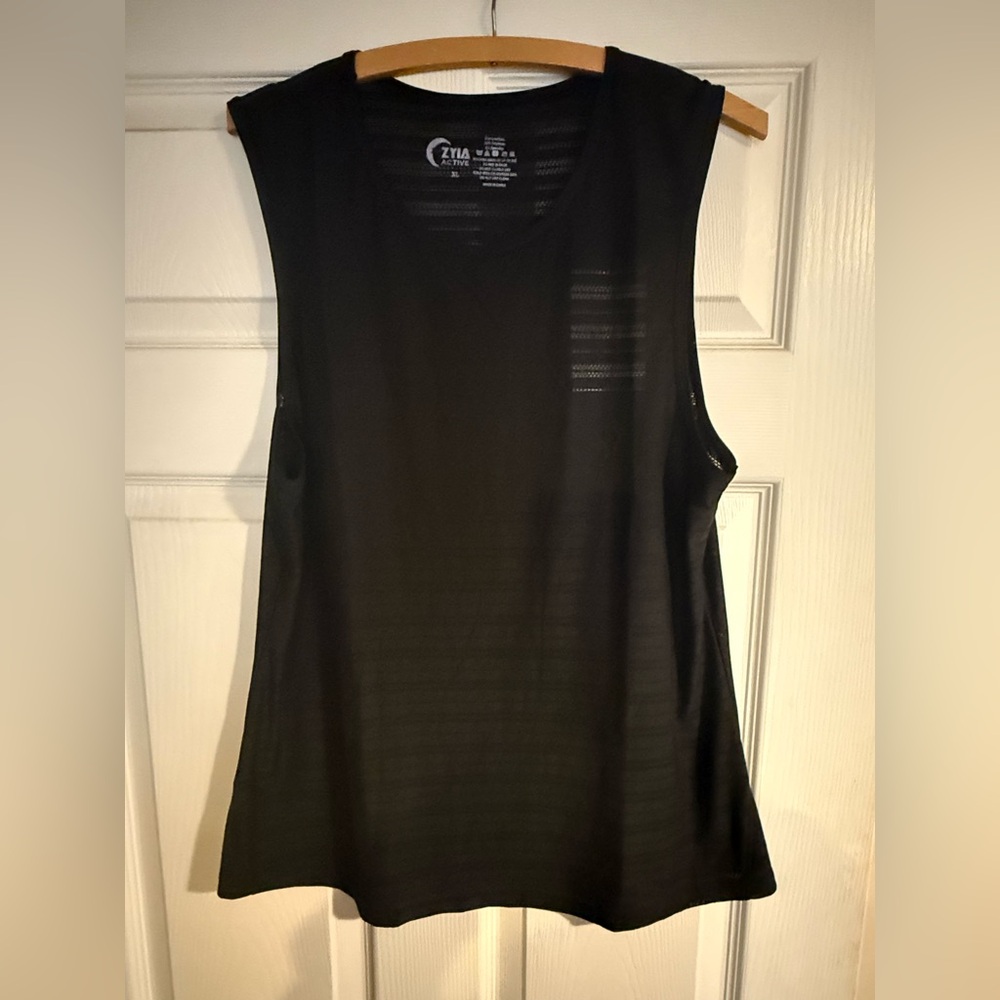 Zyia workout top